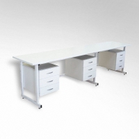 Стол 3-х тумбовый для лабораторных работ 2500*600*850 ЛДСП - «globural.ru» - Дербент